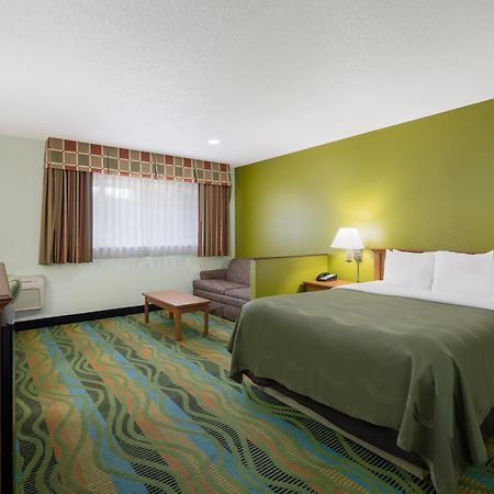 Quality Inn & Suites Medford Airport Esterno foto