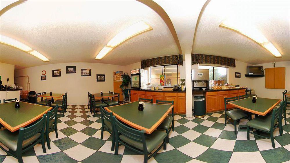 Quality Inn & Suites Medford Airport Esterno foto