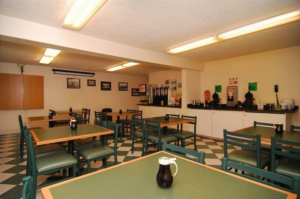 Quality Inn & Suites Medford Airport Esterno foto