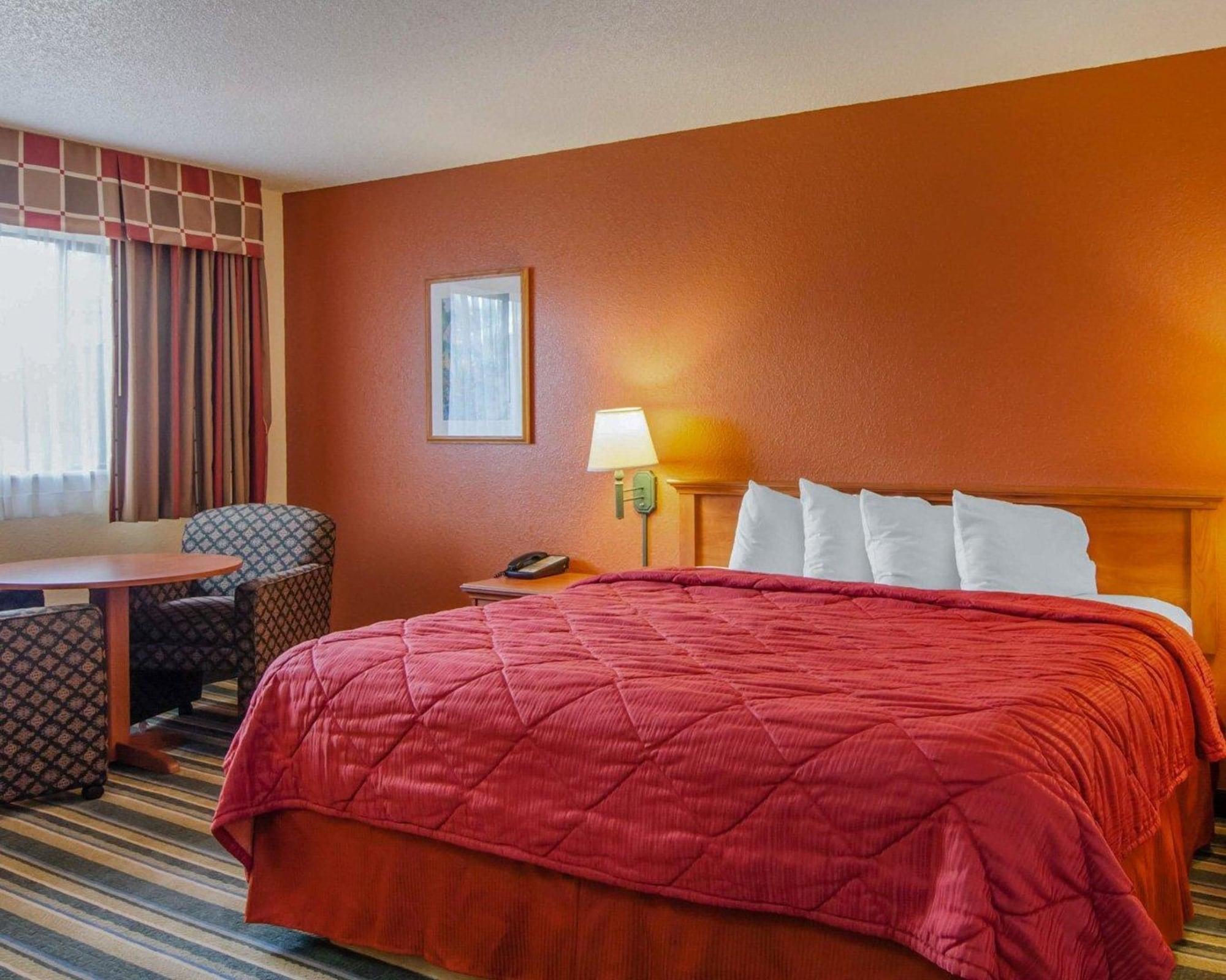 Quality Inn & Suites Medford Airport Esterno foto