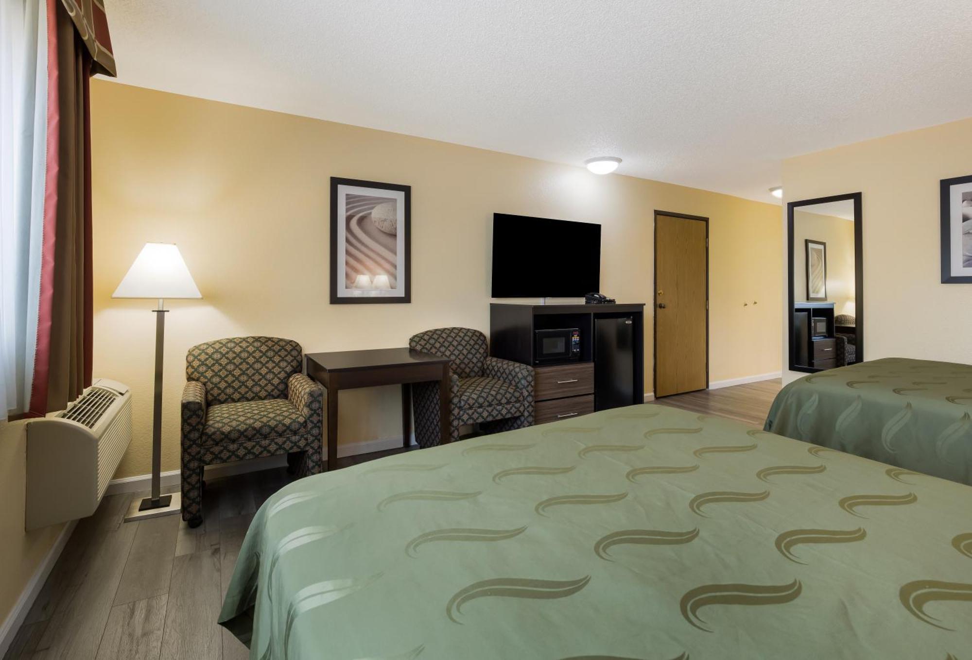 Quality Inn & Suites Medford Airport Esterno foto