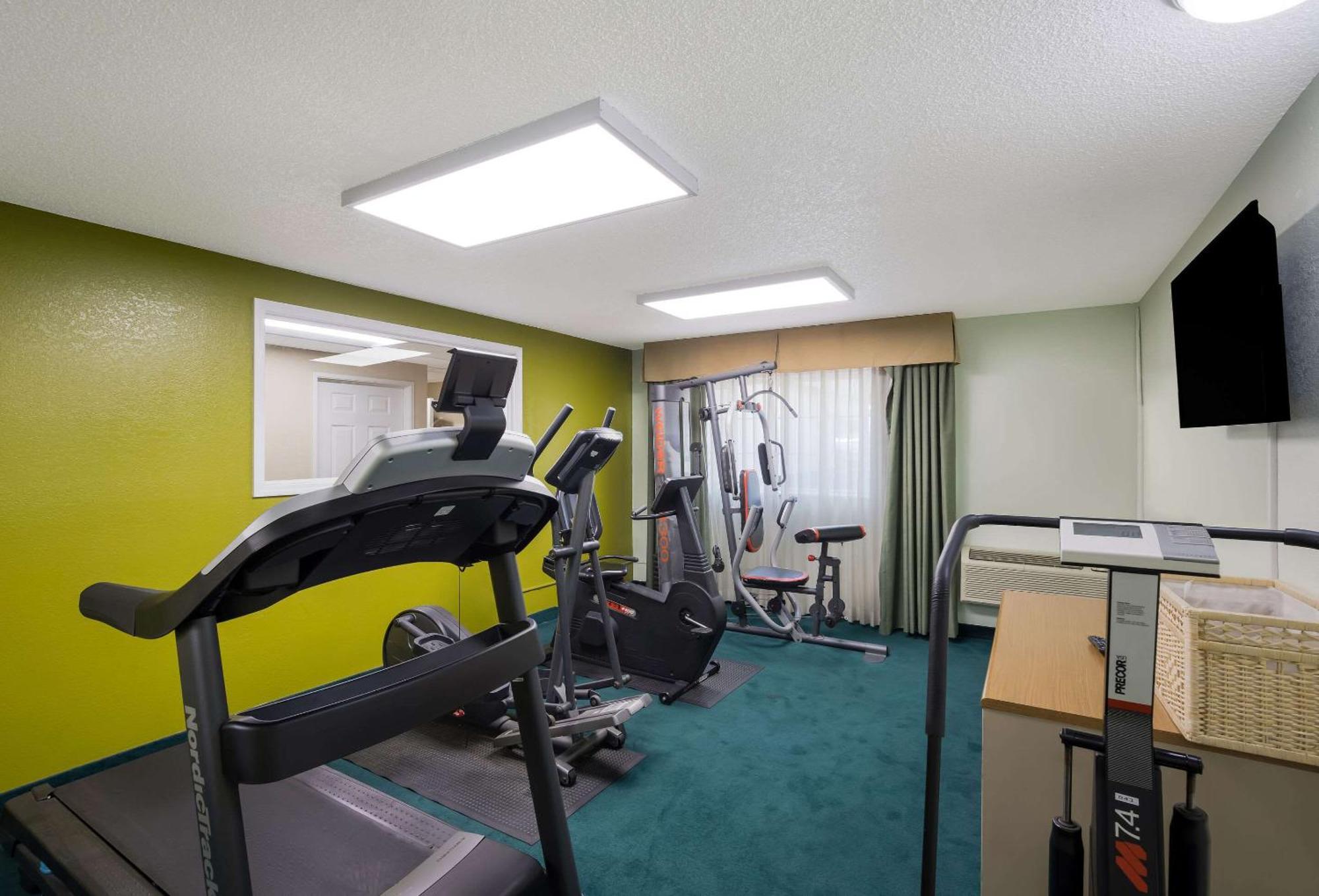 Quality Inn & Suites Medford Airport Esterno foto