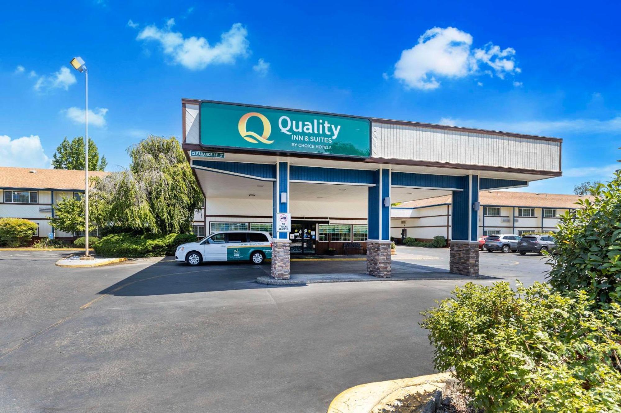 Quality Inn & Suites Medford Airport Esterno foto