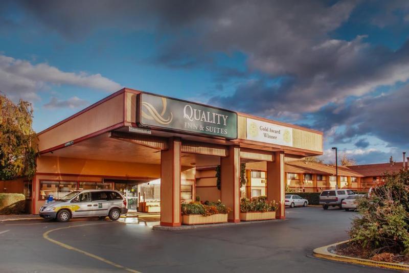 Quality Inn & Suites Medford Airport Esterno foto