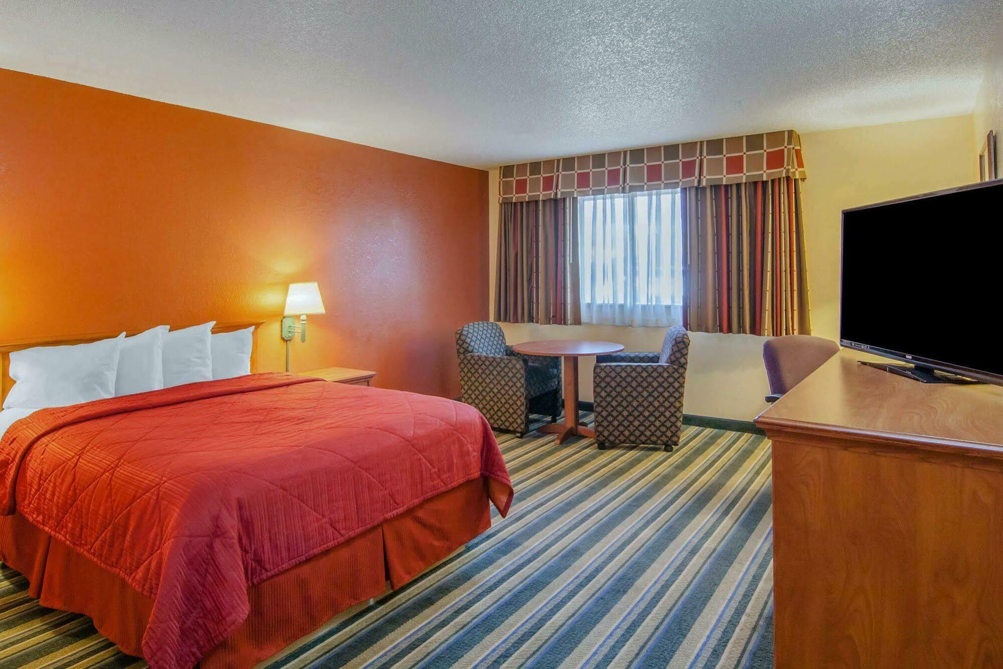 Quality Inn & Suites Medford Airport Esterno foto