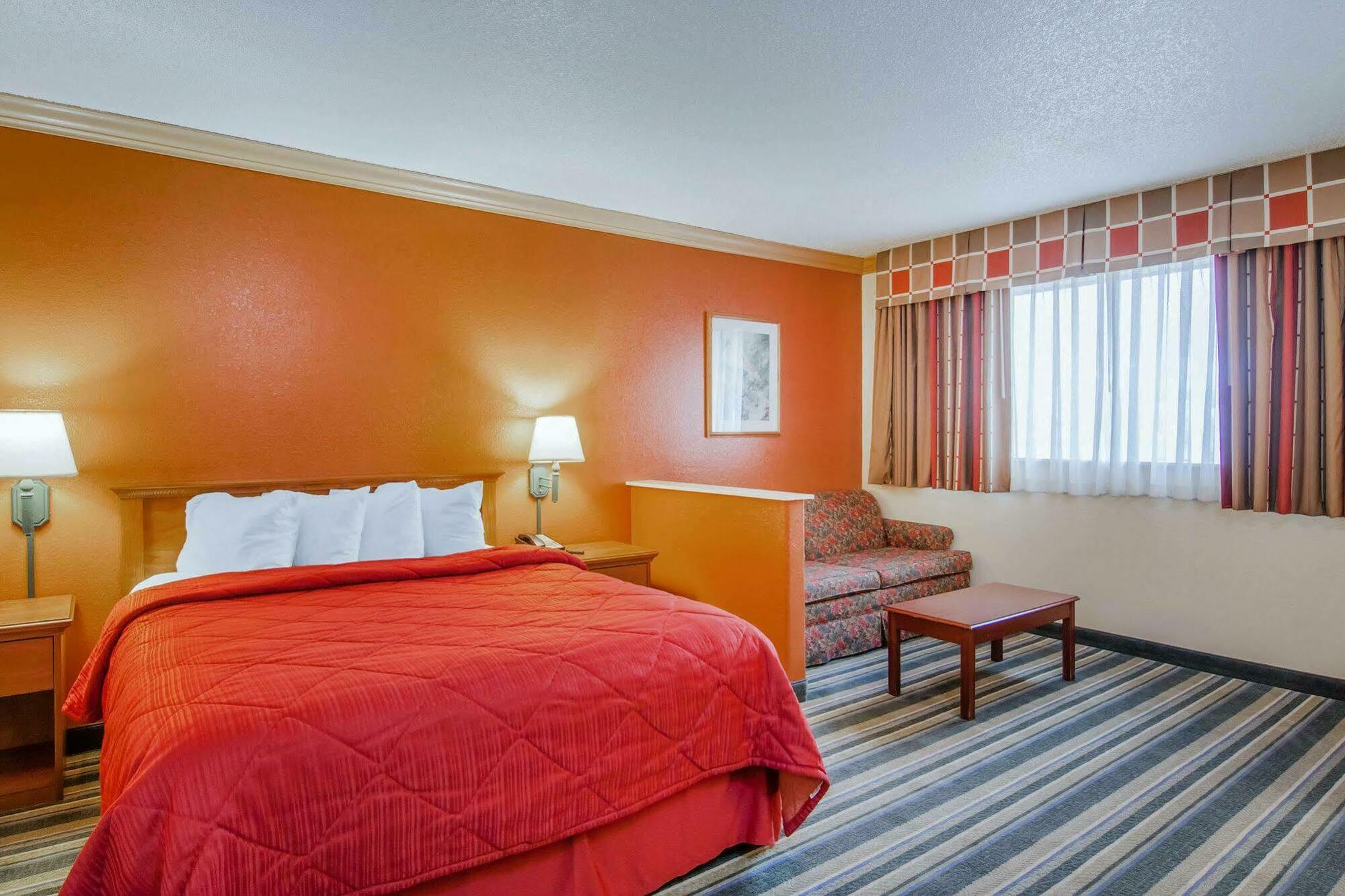 Quality Inn & Suites Medford Airport Esterno foto